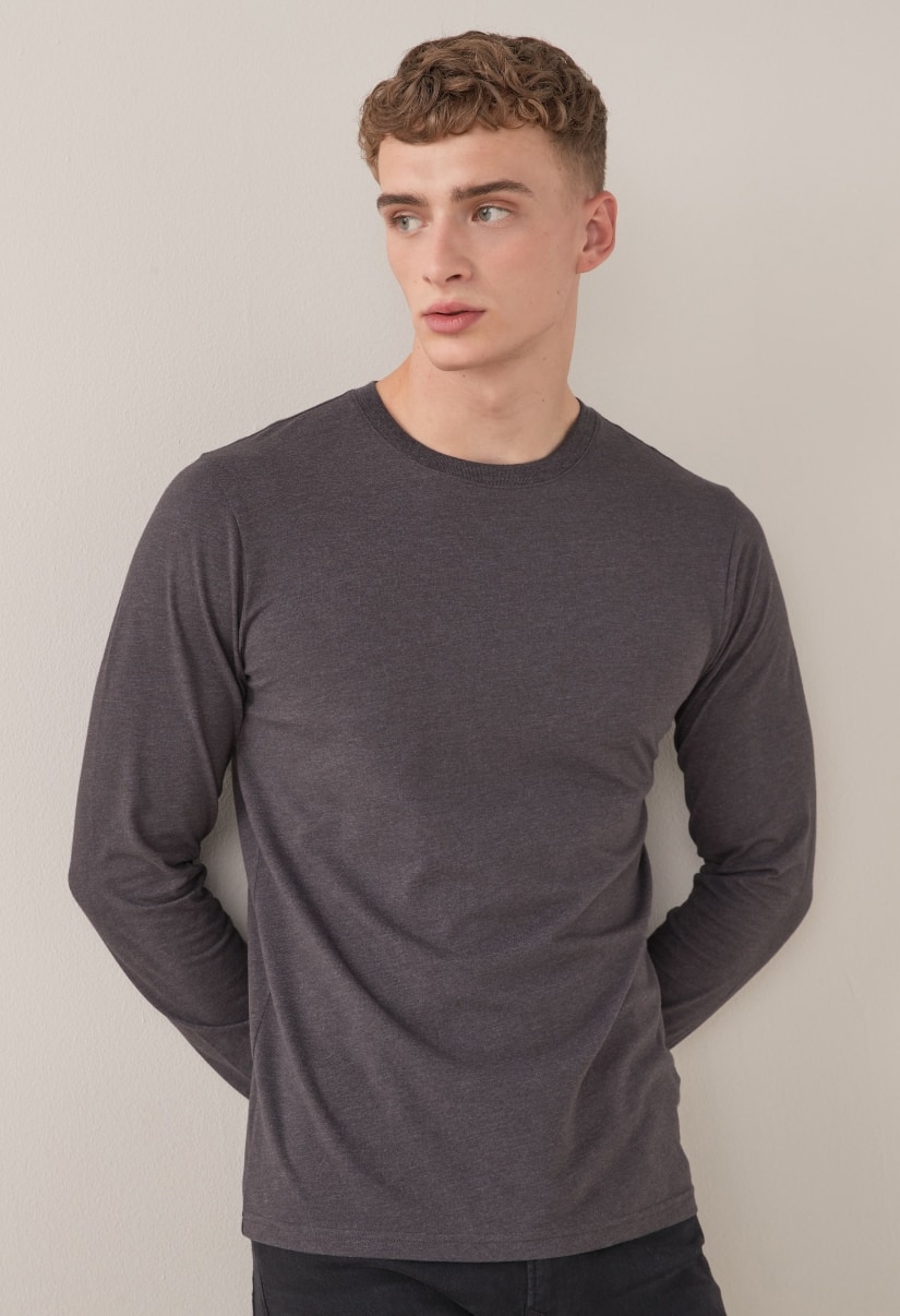 tops & t-shirts